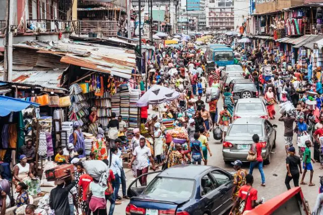 mercado callejero en Nigeria